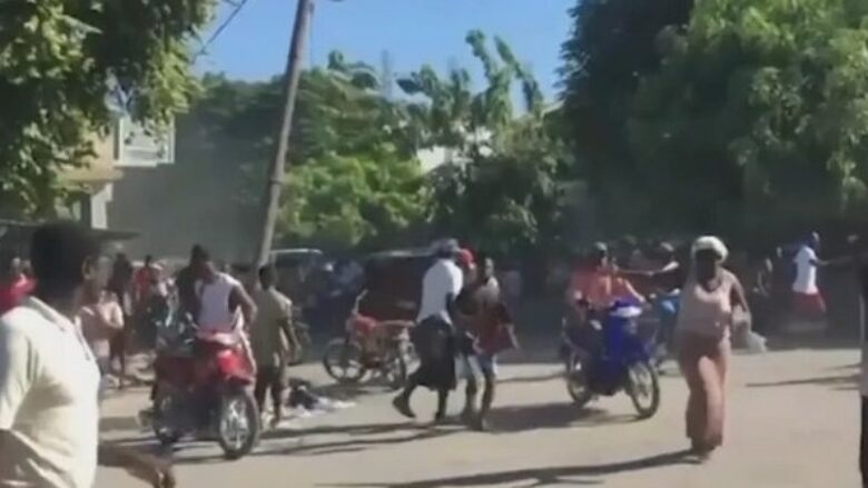 Të paktën 20 të vdekur pasi një bandë e armatosur sulmoi një qytet të vogël në Haiti