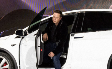 Teslas i shtohen rreth 150 miliardë dollarë në vlerën e tregut