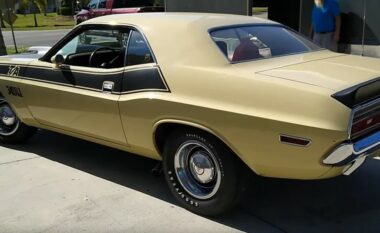 Një Dodge Challenger T/A i vitit 1970 që duket fantastik