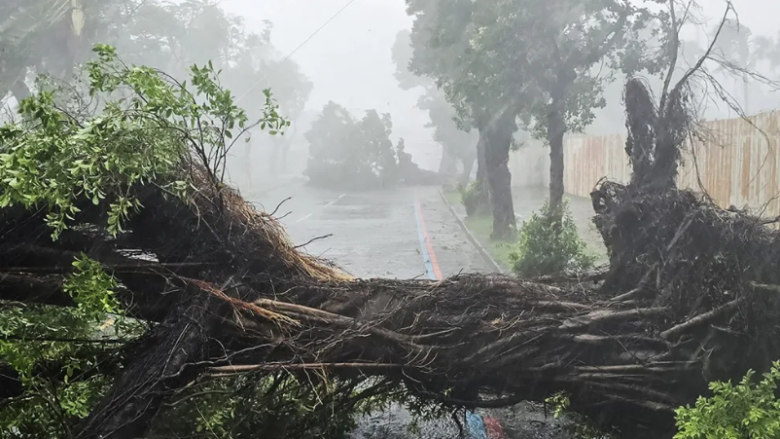 Tajvani goditet nga tajfuni, dy të vrarë dhe qindra të lënduar