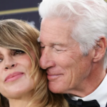 Richard Gere nuk e fsheh dashurinë e madhe që ka ndaj bashkëshortes, e cila është 34 vjet më e re