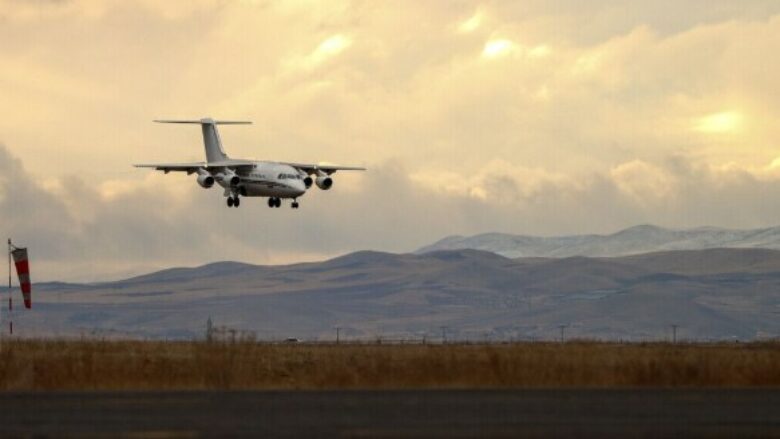 Irani anulon fluturimet me aeroplan për disa orë