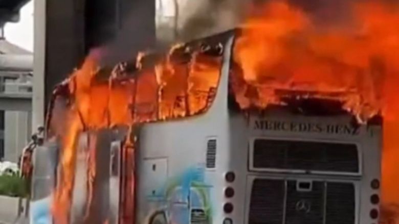 Njëzet fëmijë kanë vdekur pas zjarrit që kaploi autobusin e shkollës në Tajlandë