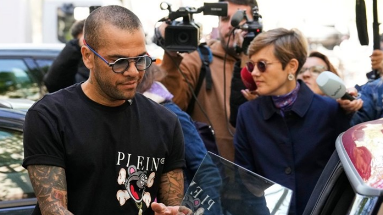 Dani Alves bën reagimin e parë publik pas lirimit nga burgu