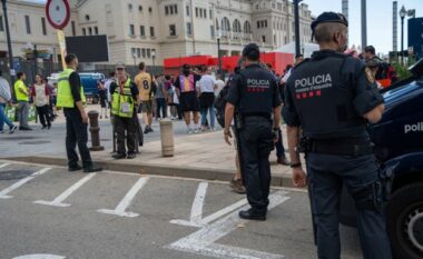 Drejtorit të Bayernit i vidhet portofoli, ora dhe telefoni në Barcelonë para ndeshjes në Ligën e Kampionëve