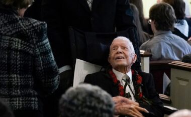 Në moshën 100-vjeçare voton ish-presidenti amerikan, Jimmy Carter