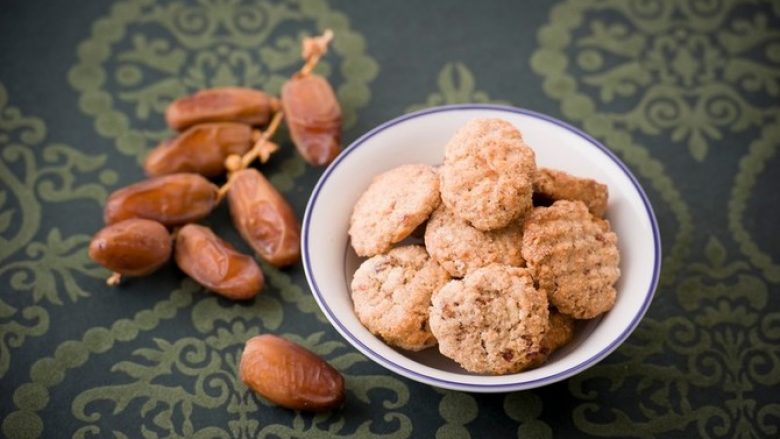 Biskota të shëndetshme shtëpiake nga hurmat