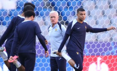 “Ai mund të bëjë çfarë të dojë”, Deschamps mbron Mbappen pas udhëtimit në Suedi