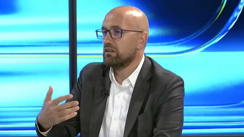 Konjufca i ashpër me BE-në, Hasanpapaj: BE jo vetëm që i propozon drafte Kosovës, por të detyron t’i pranosh