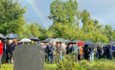 Haga ia pamundësoi Jakup Krasniqit prezencën në varrimin e të vëllait