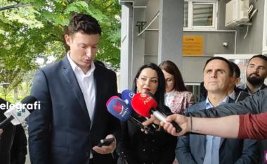 Kasami së bashku me ambasadorin e Shqipërisë shpërndanë abetaren e unifikuar: Do të punojmë që edhe librat tjerë të harmonizohen me Kosovën dhe Shqipërinë