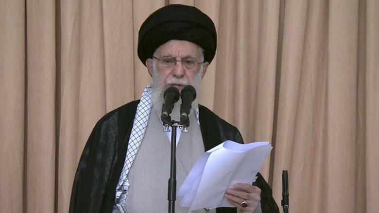 Kombet myslimane kanë ‘një armik të përbashkët’, thotë lideri suprem i Iranit në një paraqitje të rrallë