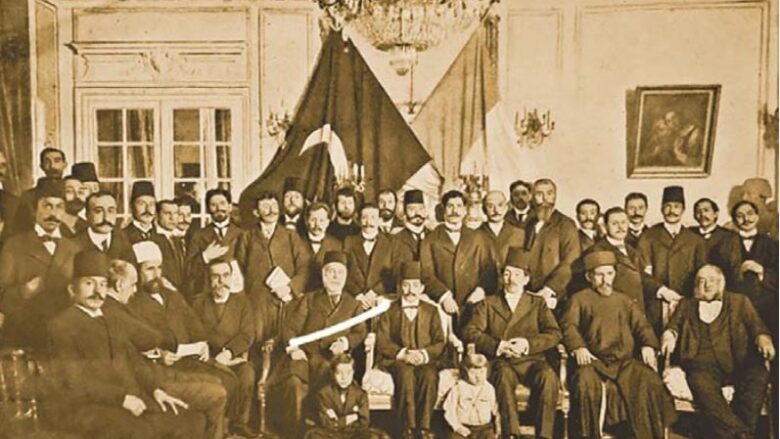 Ismail Bej Qemali në Kongresin e Xhonturqve në vitin 1902 në Paris