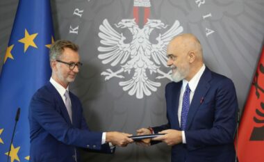 Ambasadori BE-së dorëzon progres-raportin, Rama: Dokumenti më i mirë ndërkombëtar për Shqipërinë