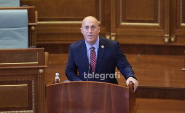 “E ka lënë ushtrinë pa bukë”, Haradinaj vazhdon ta quaj Kurtin “Spiun të Serbisë”