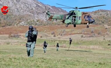 Eliminimi i kundërshtarit nga helikopteri, RENEA zhvillon stërvitjen ushtarake të pazakontë