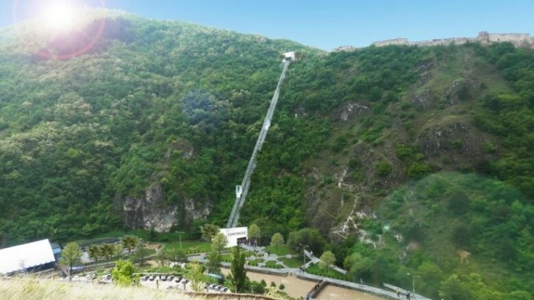 Diskutohen hapat për hartimin e projektit zbatues për teleferikun për në Kalanë e Prizrenit