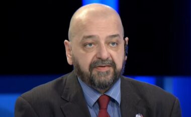 Ish-deputeti serb: Vuçiqi po shkatërron vetveten, sovraniteti në veri është i dukshëm