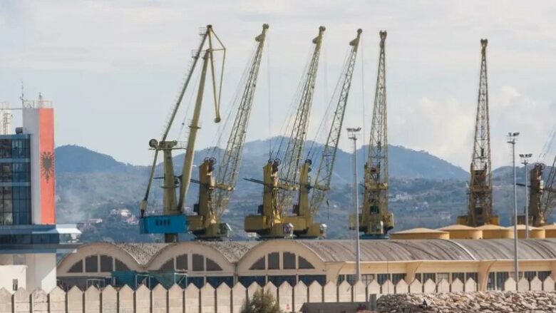 Dyshime se janë lëndë kancerogjene, DW: Mbetjet e rrezikshme në Shqipëri ende në “det të hapur”