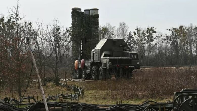 Ukrainasit shkatërrojnë sistemin raketor rus S-400