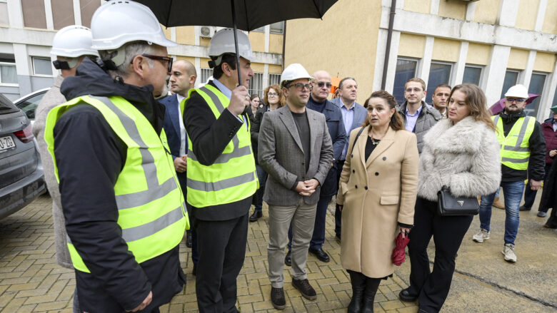 ​Dy klinika të QKUK-së pritet të ofrojnë shërbime të reja për pacientë, Kurti: Shërbimi i plazmaferezës, për herë të parë do të ofrohet në Kosovë