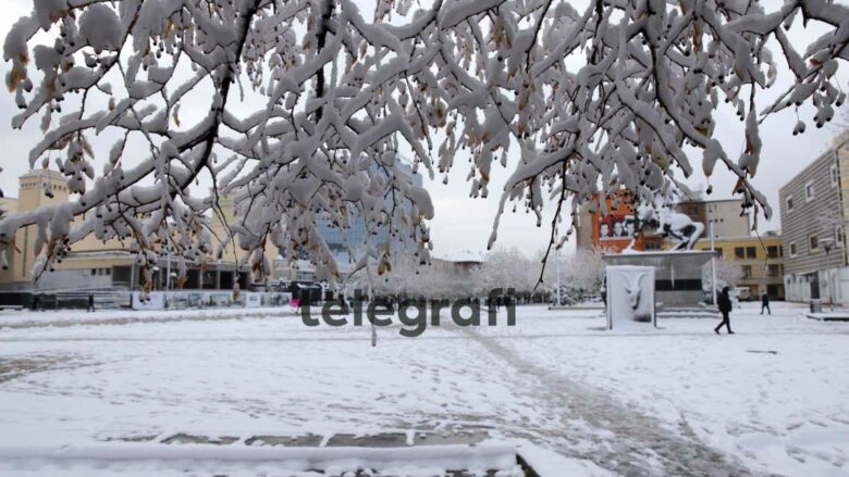 Reshjet e borës, të gjitha rrugët në Prishtinë janë të kalueshme