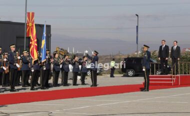 Kurti pret me ceremoni shtetërore homologun Mickoski