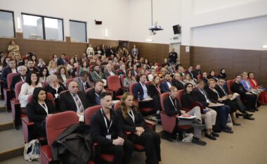 Mbahet konferenca “Praktikat e mira të mësimdhënies – përvojat dhe perspektiva për të ardhmen” në Mitrovicë