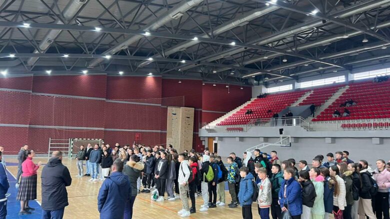 Obiliq, mbahen garat komunale të futsallit në palestrën sportive “Adem Jashari”