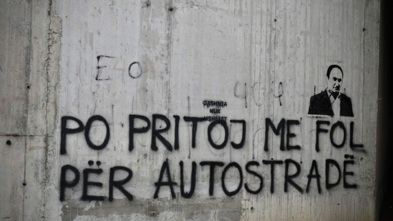 “Po pritoj me fol për autostradë” – PSD kritika ndaj ministrit Aliu