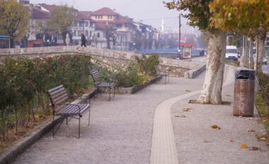 Prizren, vendosen ulëset dhe shportat e reja