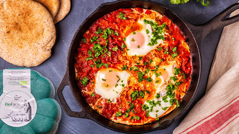 Recetë unike: Shakshuka me vezë bio REA’s