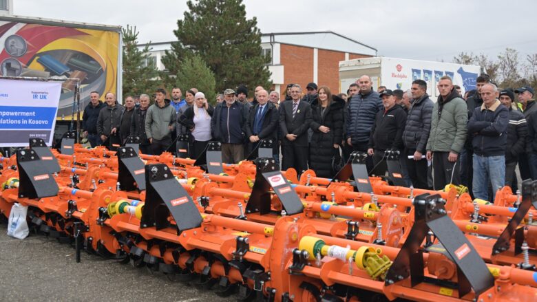 Komuna e Pejës shpërndan paisje bujqësore për 59 fermerë në bashkëpunim me IADK