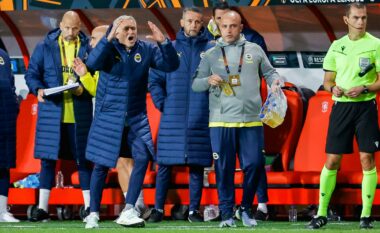 Mourinho refuzon ta marrë në skuadër yllin e Barcelonës