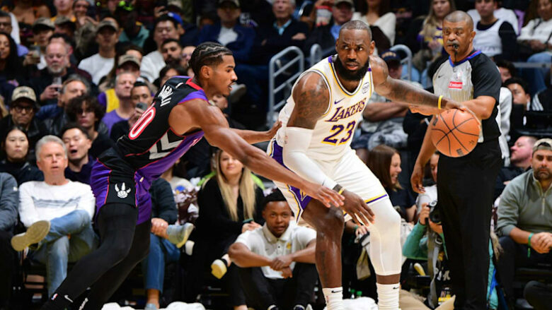 Lakers vazhdojnë me fitore, James shkëlqen me ‘triple-double’