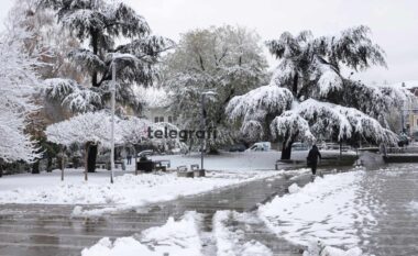 Parashikimi i motit për të premten, shi, borë dhe erëra të furishme