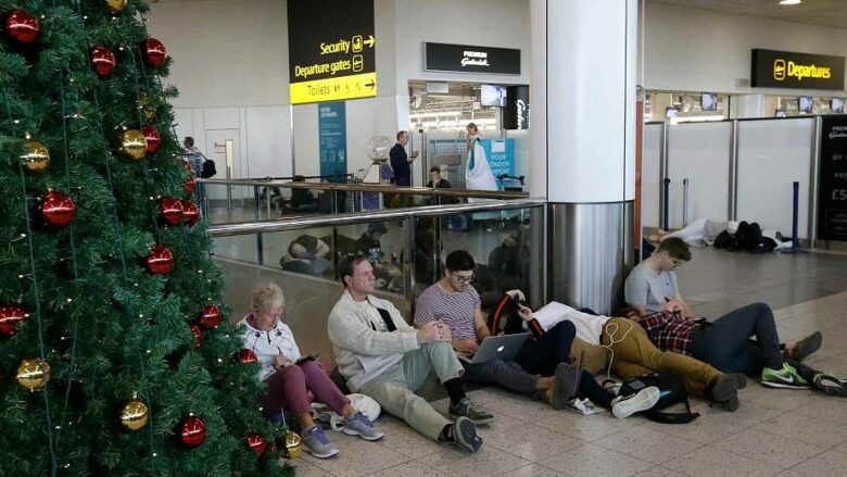 Kaos në aeroportin e madh të Londrës pas evakuimit për shkak të ‘sendit të dyshimtë’ në një bagazh