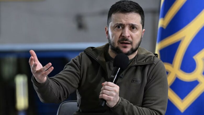 Zelensky: Ukraina u godit me mbi 900 bomba brenda një jave