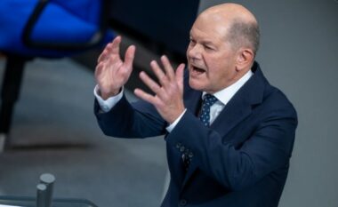 Pas prishjes së koalicionit qeverisës, Scholz i kërkon një favor opozitës gjermane