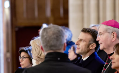 Macron viziton Notre Dame, bota merr pamjen e parë brenda katedrales pesë vite pas zjarrit shkatërrues që detyroi mbylljen e saj