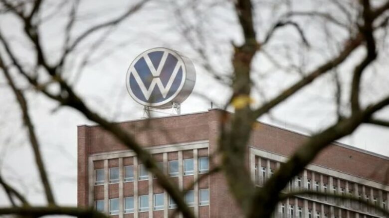 VW shet fabrikën në rajonin kinez të Xinjiang