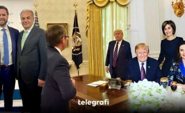 Politikanët që takuan Trumpin vite me parë, e urojnë atë me fotografi