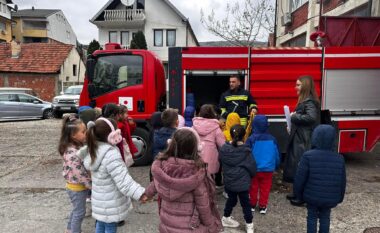 Nxënësit e Komunës së Rahovecit vizitojnë Stacionin e Zjarrfikësve