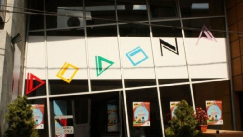 Teatri Dodona publikon programin për muajin nëntor, do të jenë nëntë shfaqje të ndryshme