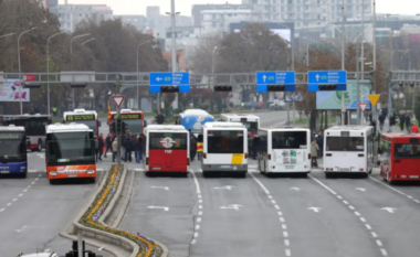 Transportuesit privat rikthehen në rrugët e Shkupit, çmimet e reja fillojnë të aplikohen nga viti i ri