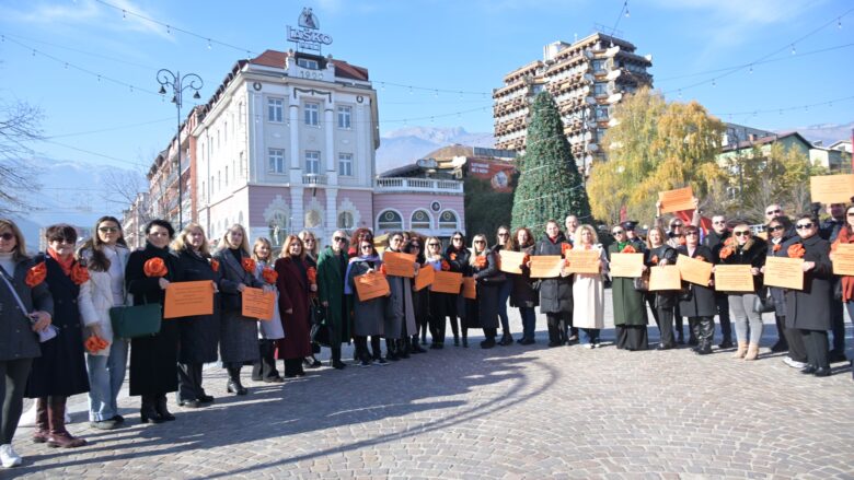 Mbahet marshi për barazi dhe kundër dhunës, pjesë e aktivitetit 16-ditor në Pejë