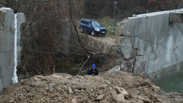 Borrell dënon sulmin terrorist në veri: Akt i neveritshëm sabotimi ndaj furnizimit me ujë dhe energji në Kosovë