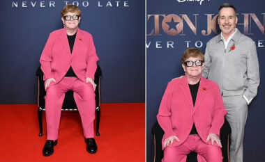 Elton John i ulur në karrige gjatë premierës së filmit të ri, ndërsa mbështetet nga burri i tij 62-vjeçar