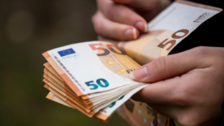 Mashtrohet një banore e Manastirit nëpërmjet rrjeteve sociale, humb 10 mijë euro