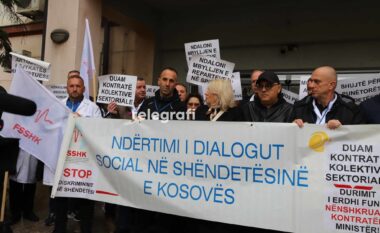 ​“Duam kontratë kolektive sektoriale”, Federata e Sindikatave të Shëndetësisë me protestë para Ministrisë së Shëndetësisë